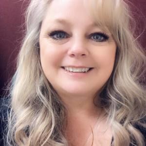 Meet your Posher, Leeann